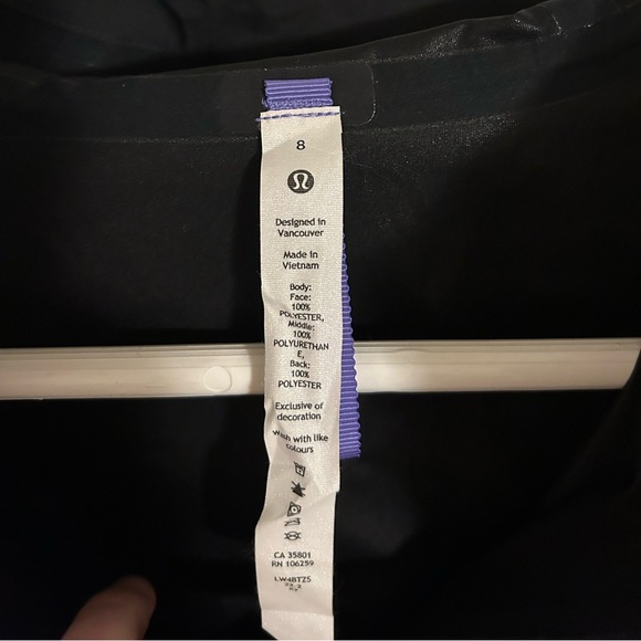 Lululemon windbreaker - Picture 3 of 8